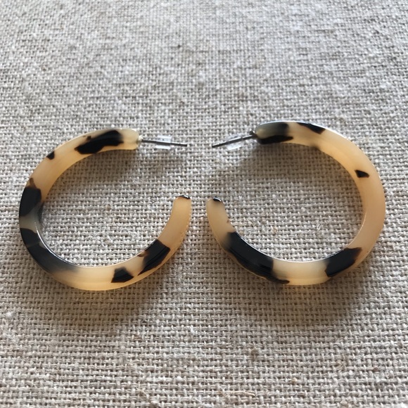 Tortoise Hoop Earrings - Picture 3 of 8